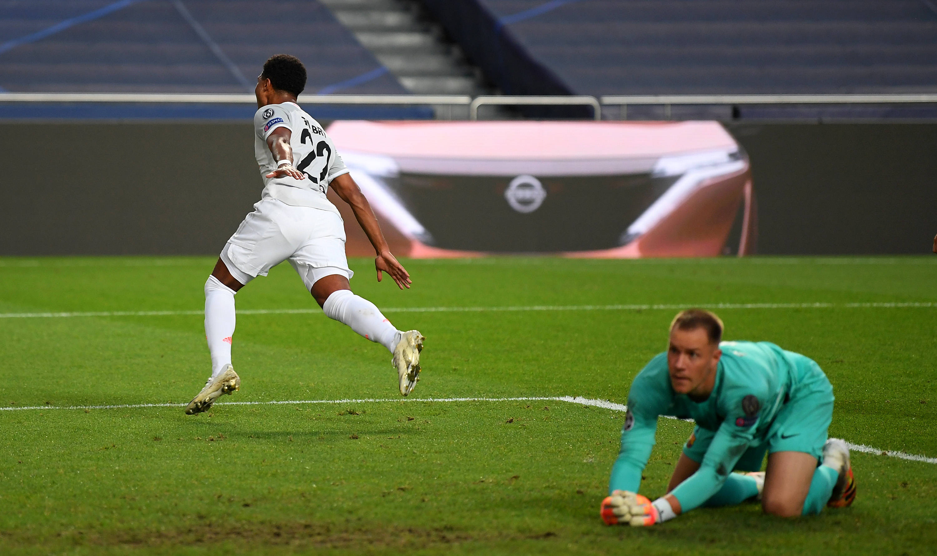 斯坦韦在肋 斯坦韦在肋